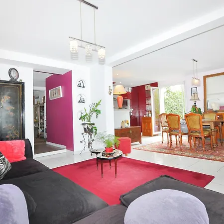 Stunning In With Kitchen Apartment *