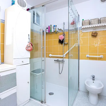 Stunning In With Kitchen